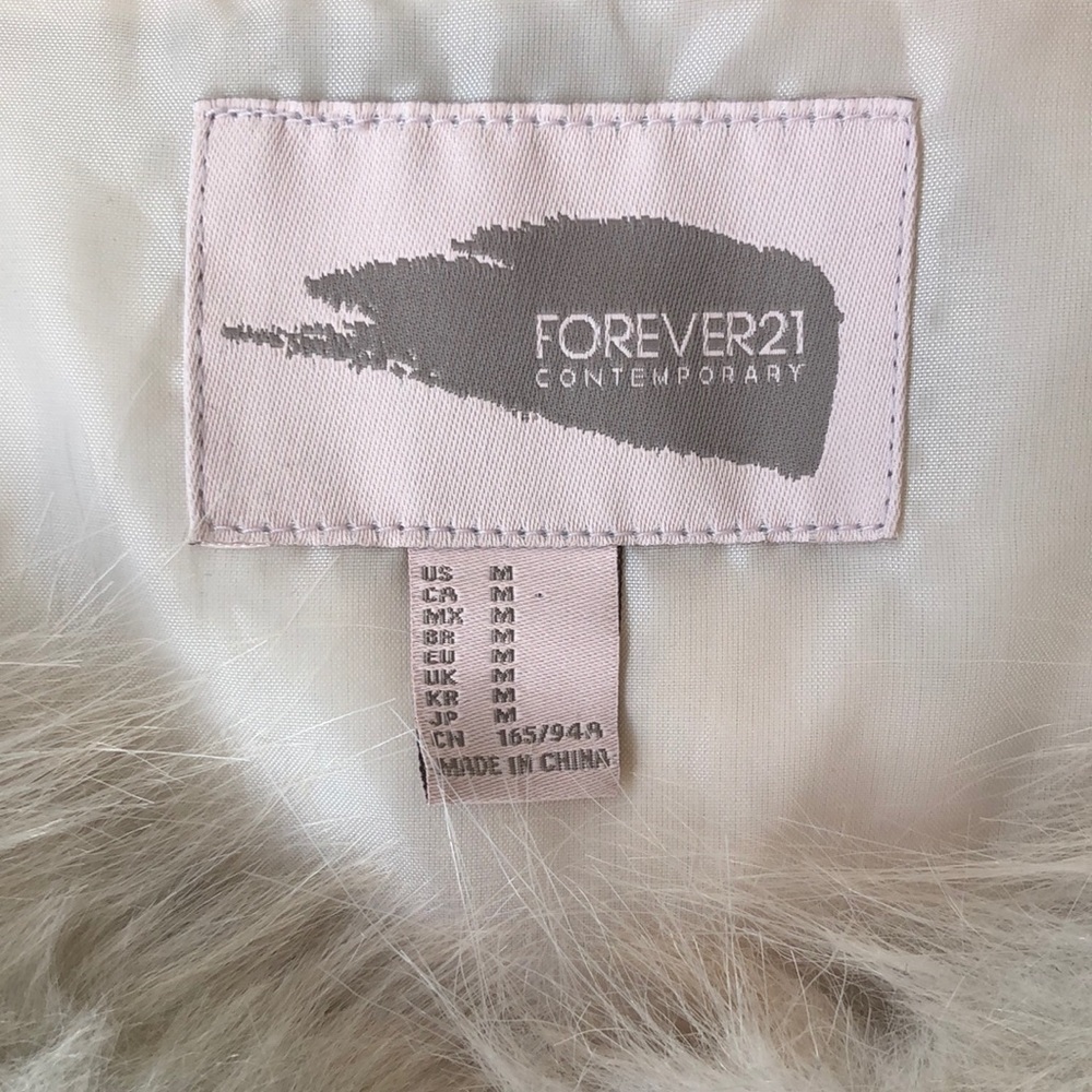 Forever 21 Contemporary ✨ Faux Fur Vest - Picture 2 of 3